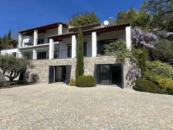 Villa 10 pièces 90 m²
