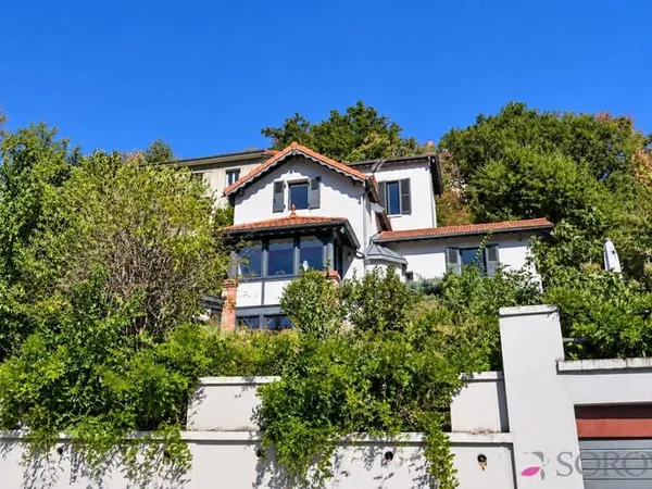 Maison 6 pièces 204 m²