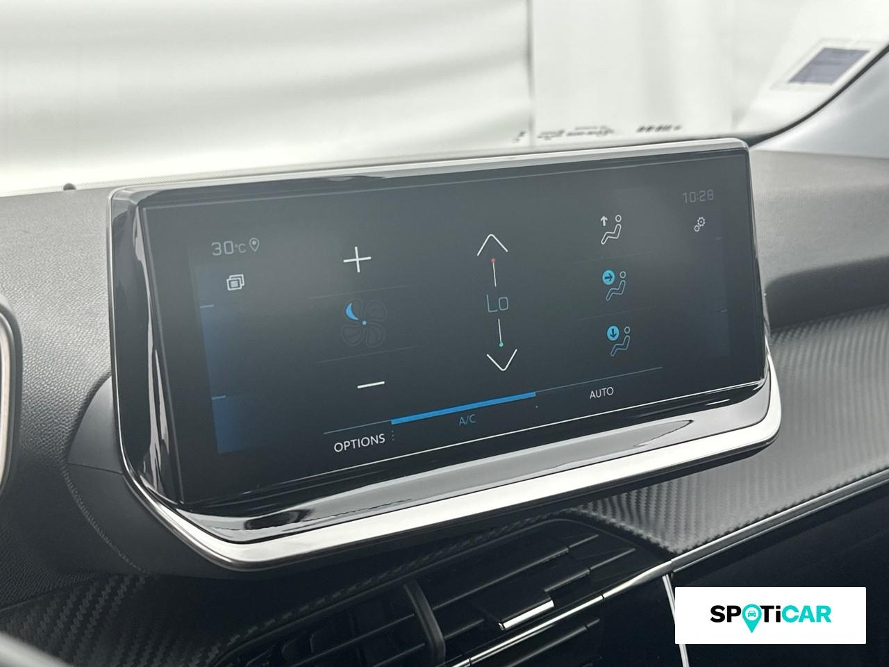 Peugeot 2008 1.2 puretech 130ch s&s roadtrip eat8 — photo 13