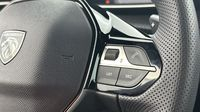 Peugeot 208 1.2 Hybrid 110ch GT e-DCS6 — photo 18
