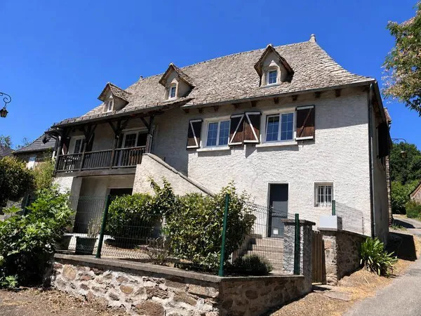 Maison en pierre de 4 pièces principales