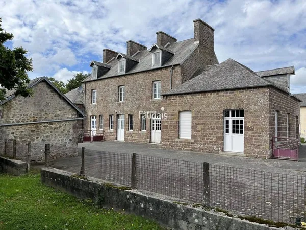 Maison 10 pièces 220 m²