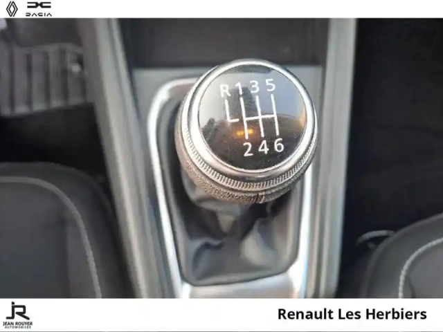 Renault Captur 1.5 blue dci 95ch business — photo 35