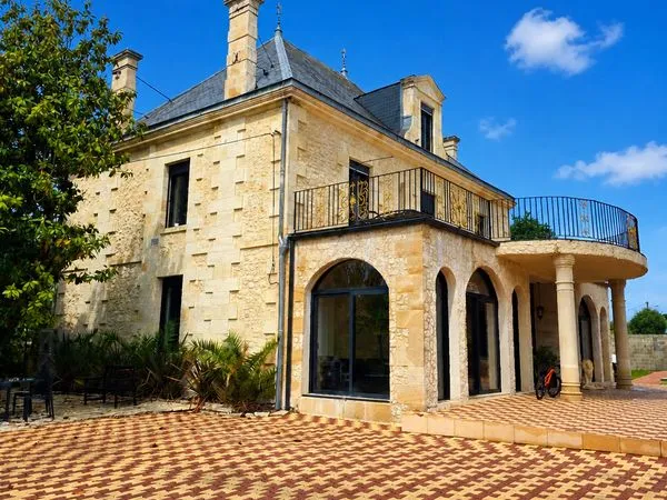 Chateau 18 pièces 680 m²