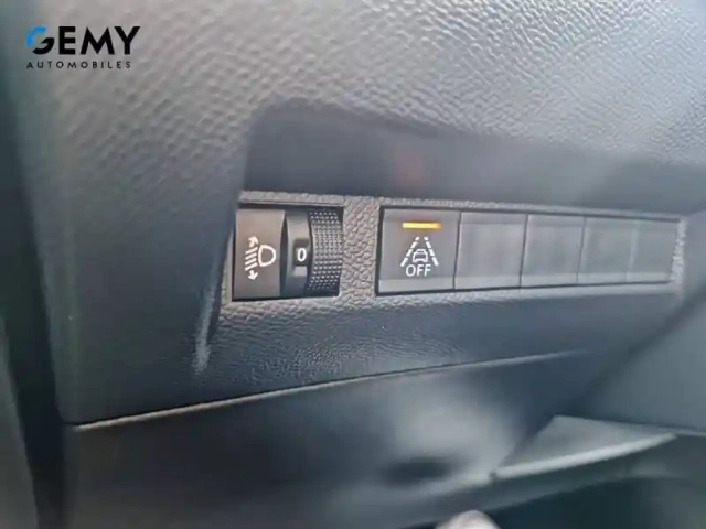Peugeot 208 electrique 50 kwh 136ch — photo 17