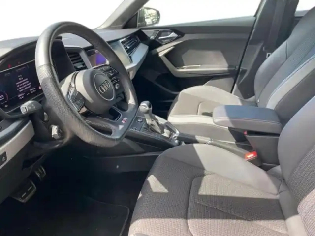 Audi A1 30 tfsi 116 ch s tronic 7 s line — photo 9