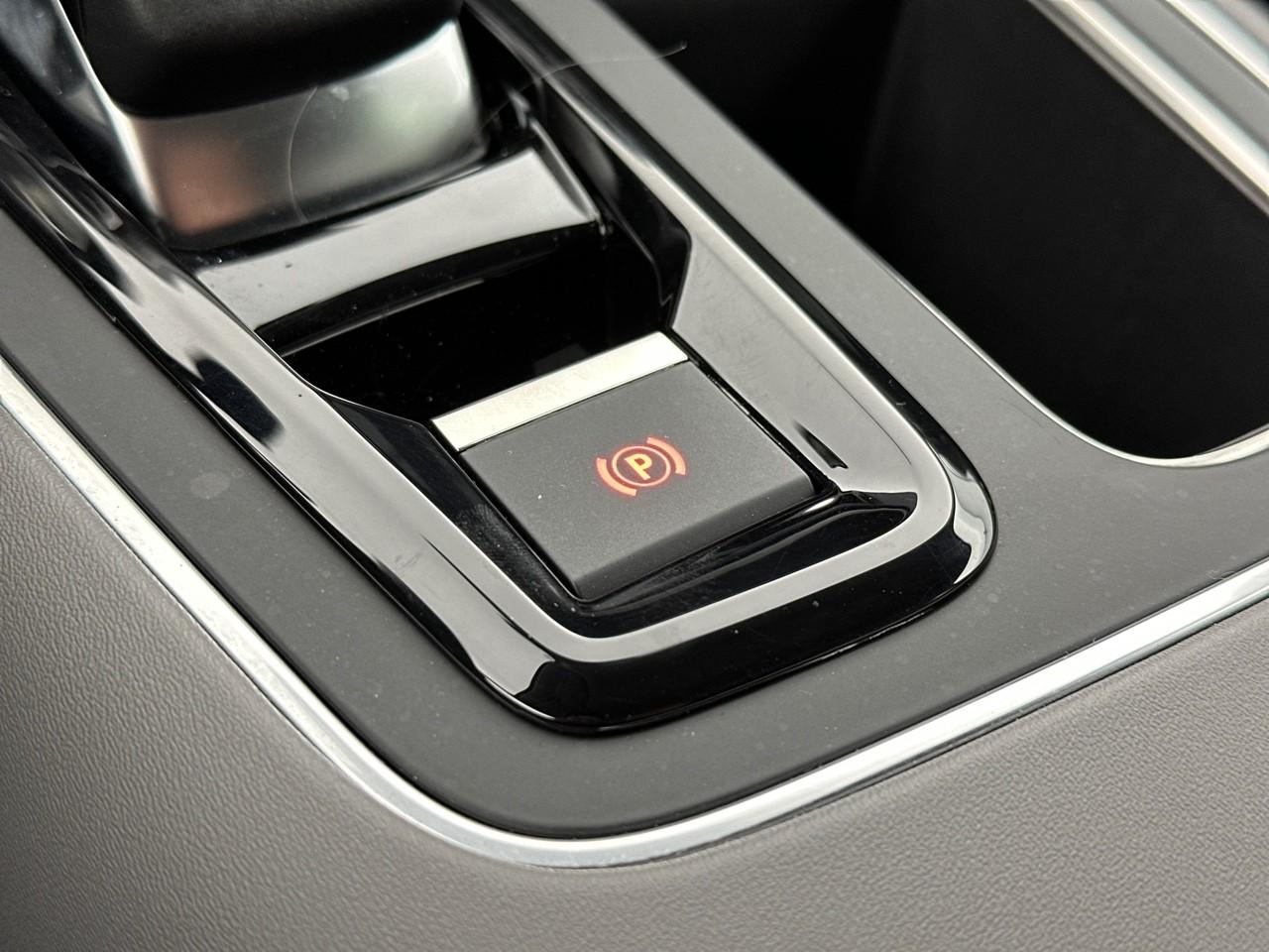 Citroën C5 Aircross hybride rechargeable 225 e-eat8 shine pack — photo 31