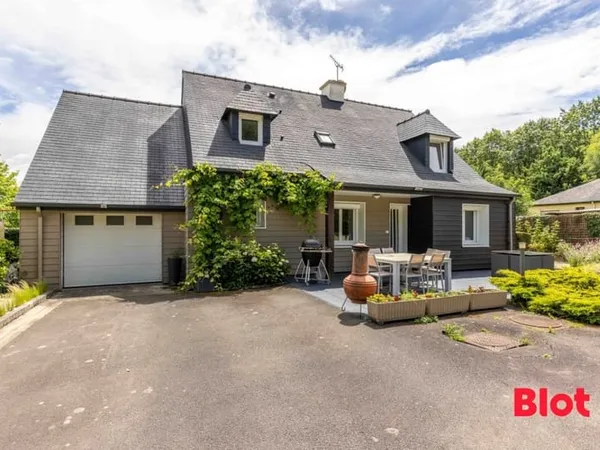 A LOUER - MAISON 4 CHAMBRES - 1 200 M² DE JARDIN - AU CALME DE CREVIN