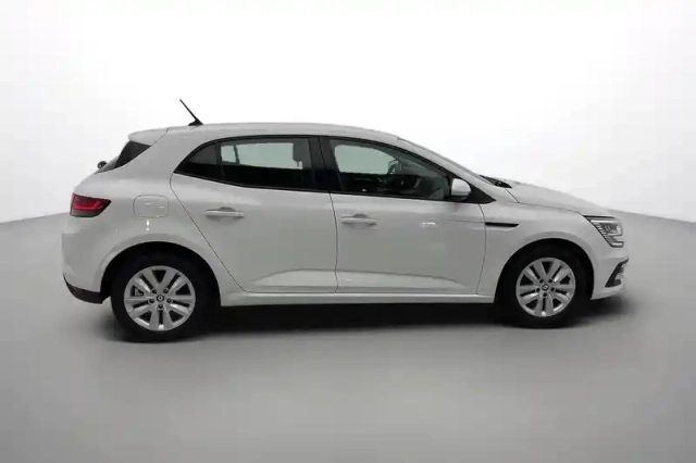 Renault Megane iv berline tce 140 edc — photo 7