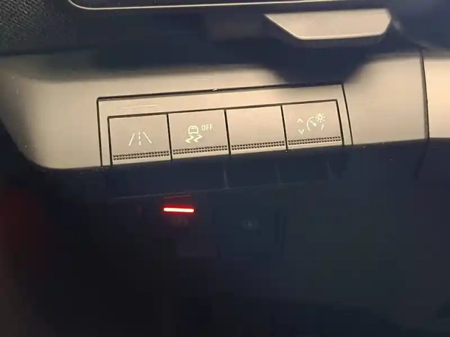 Renault Megane e-tech ev60 130ch super charge — photo 37