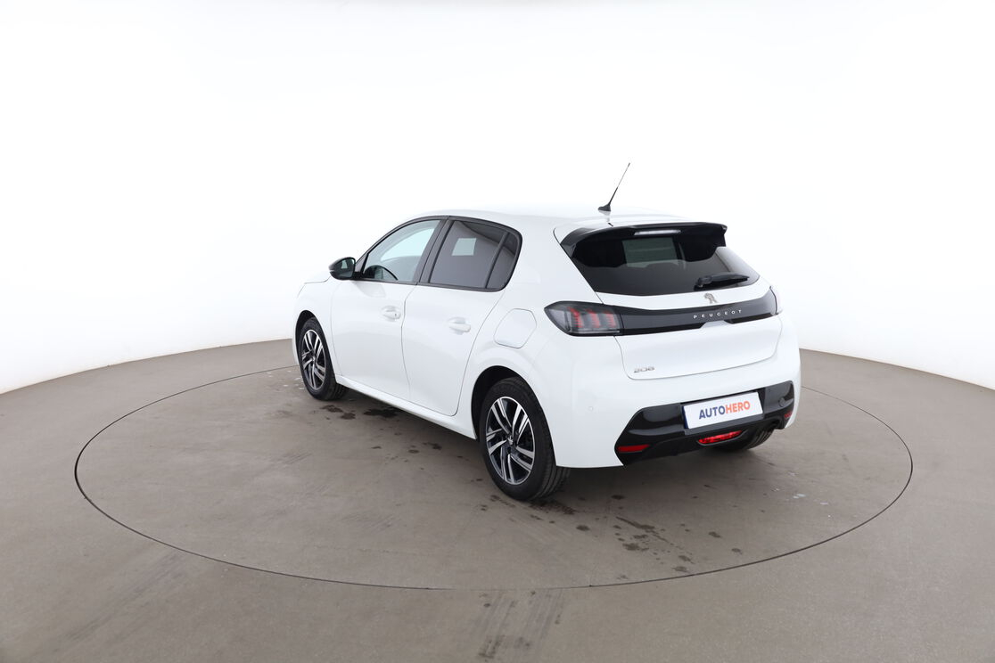 Peugeot 208 1.2 PureTech Allure EAT8 — photo 3