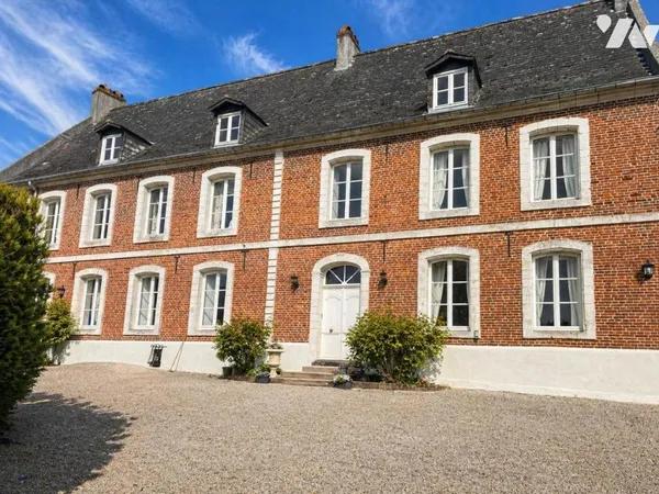 Maison 8 pièces 356 m²