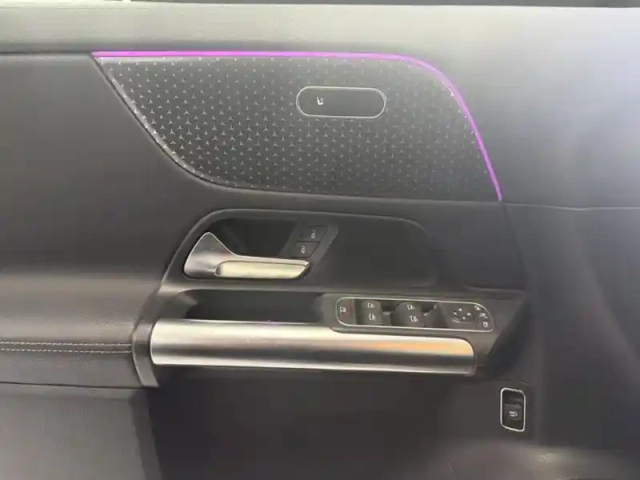 Mercedes Gla 200 d business line — photo 16