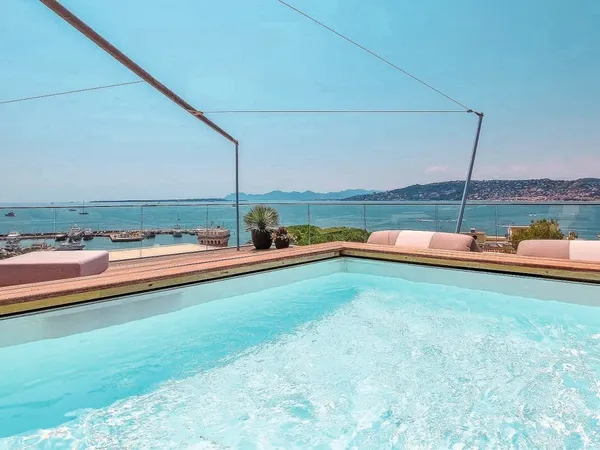 VILLA SUR LE TOIT