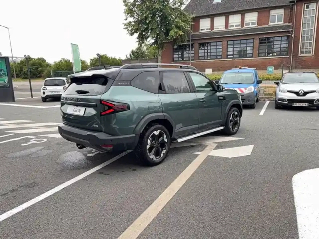 Dacia Bigster hybrid-g 150 4x4 / attelage + marchepieds — photo 5