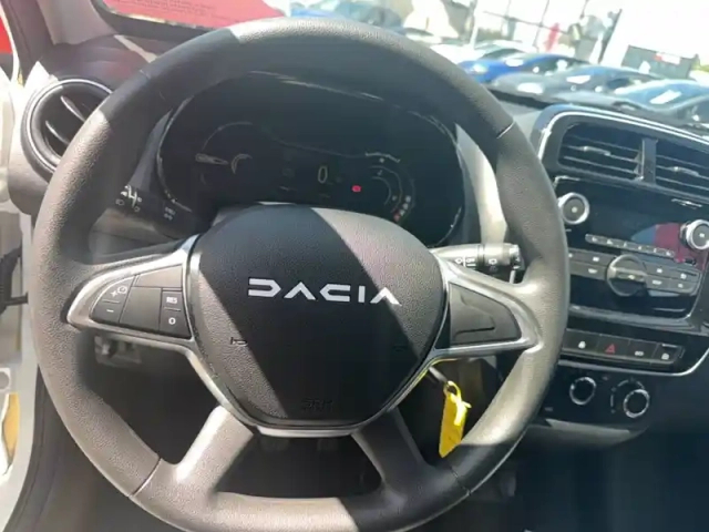 Dacia Spring — photo 13