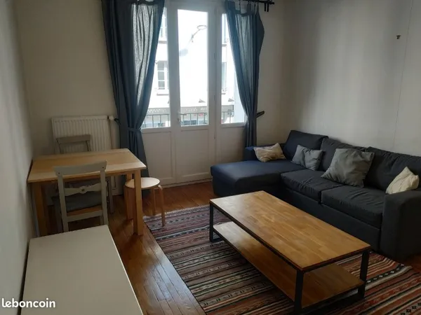 Appartement T3 meublé 2 chambres balcon salle de bain balcon parking très bon état rue Marceau Tours