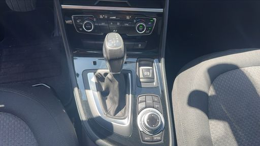 BMW Serie 2 Active Tourer 218d 150 BVA - Lounge – 2015 – 148689 km – Diesel – Boîte Automatique — photo 3