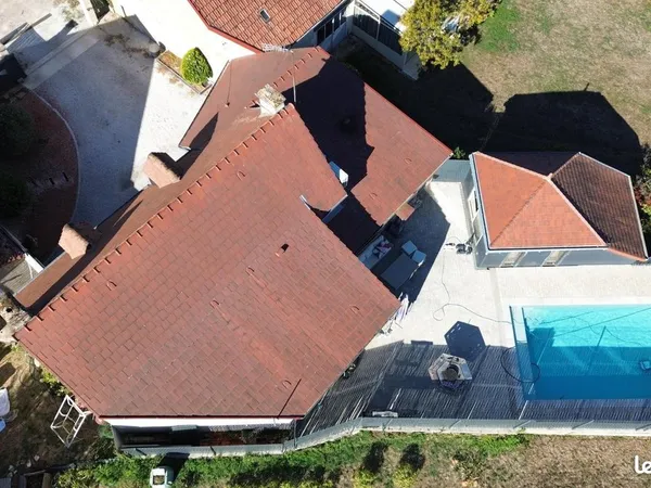 Propriété 5 pièces 140 m²