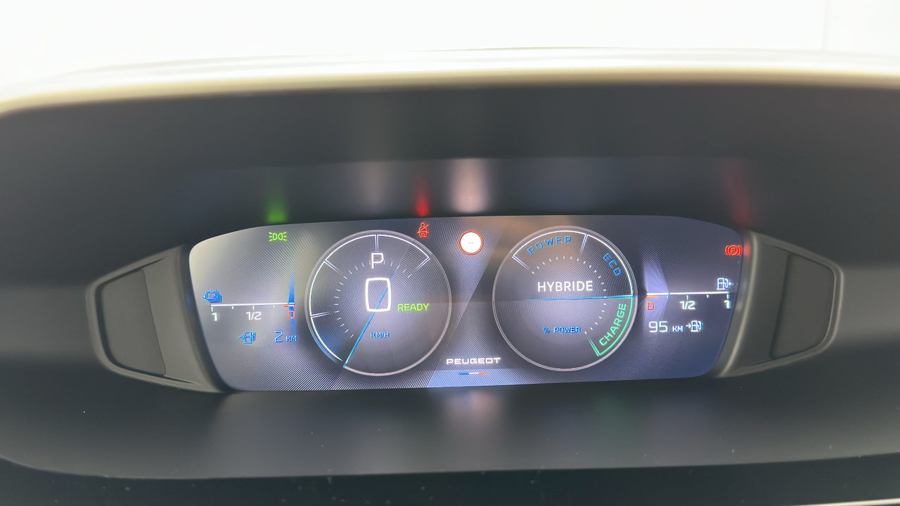 Peugeot 308 SW PHEV 180 e-EAT8 — photo 19