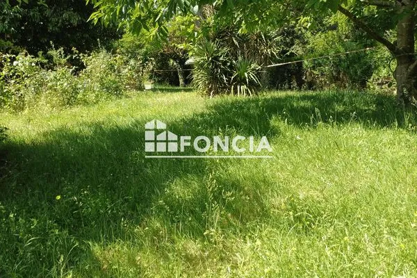 Terrain 234 m²