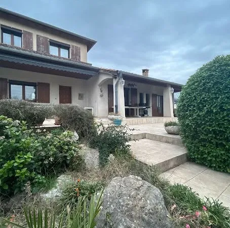 Maison 8 pièces 190 m²