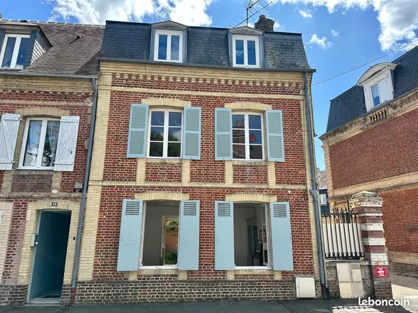 Maison charmante refaite à louer dans le centre ville de Pont l'Evêque