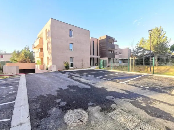 Stationnement Location Villeneuve-lès-Avignon   60€