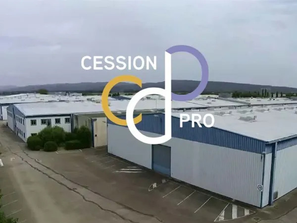 LOCAL D'ACTIVITÉ OU STOCKAGE DE 2 097 M² + PRÉAU DE 432 M² + BUREAU DE 60 M² À LOUER À TARASCON