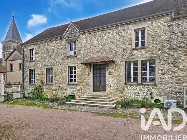 Maison 8 pièces 256 m²