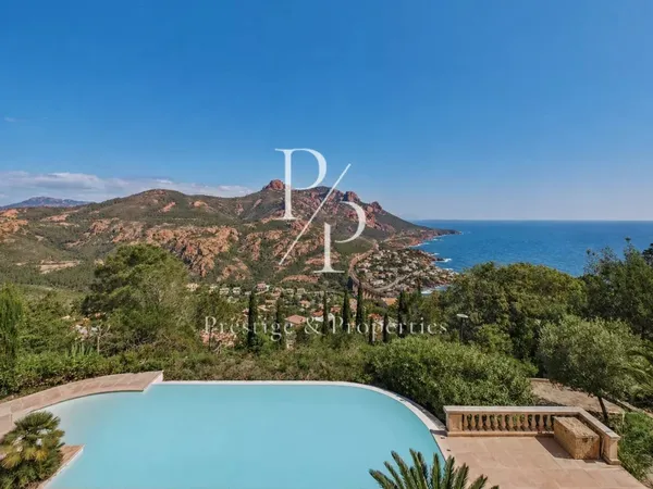 A vendre - Villa provençale - 7 chambres - Vue mer panoramique - Domaine fermé - Anthéor Saint-Rapha