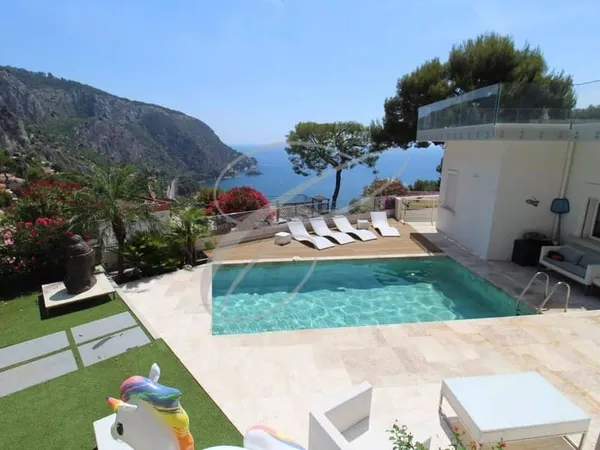 Villa 5 pièces 220 m²