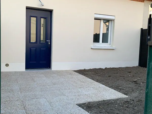 A Louer - Charmante Maison avec jardinet et parking privatif - T2