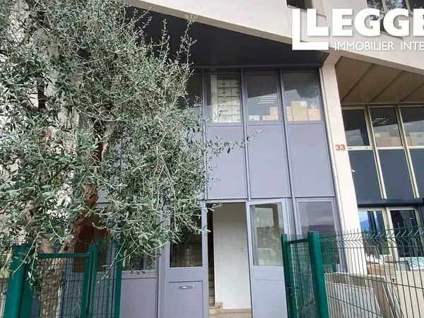 Ensemble de 8 bureaux d'une superficie de 284m2
