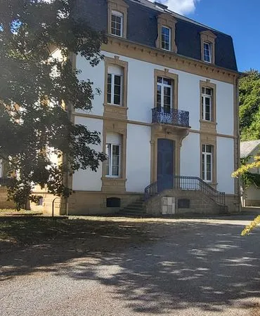 Appartement F3 de 91m2 dans grande maison de maître