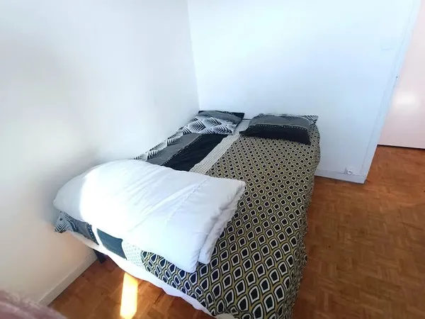Chambre 1 pièce 12 m²