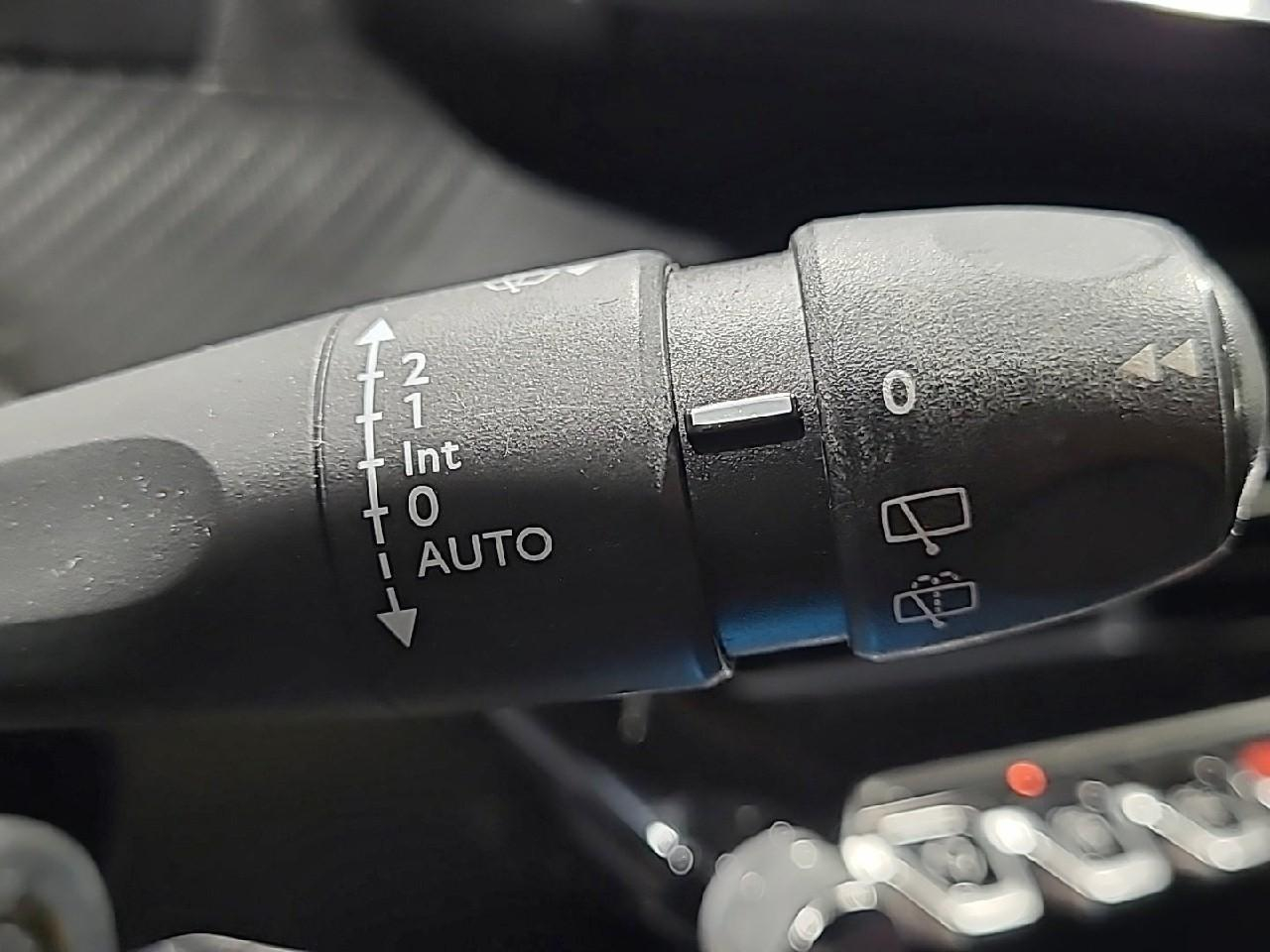 Peugeot 2008 puretech 100 s&s bvm6 active — photo 22