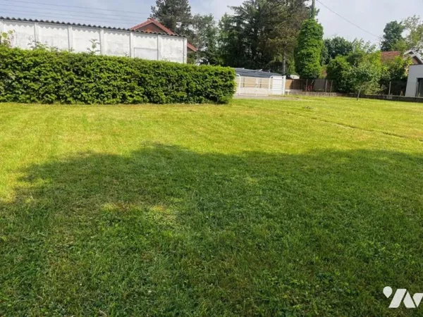 Terrain 669 m²