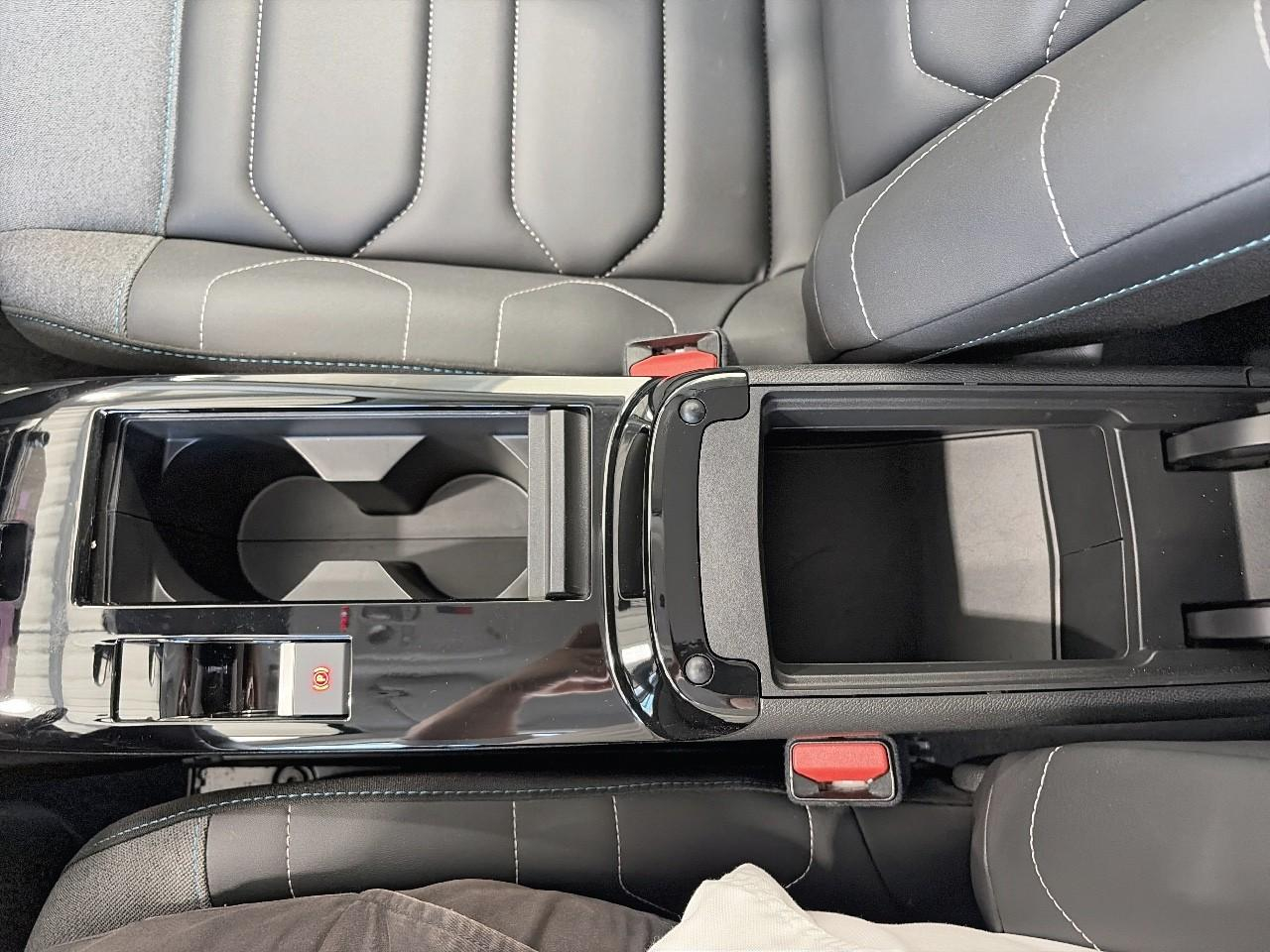 Citroën C4 X puretech 130 s&s eat8 shine — photo 18
