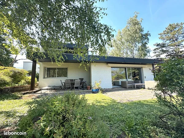 Villa 7 pièces 195 m²