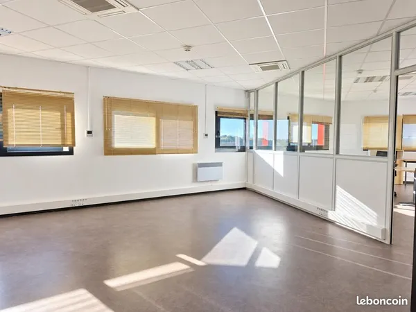 Bureaux 83 m²