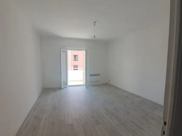 F3 Bld Madame Mère