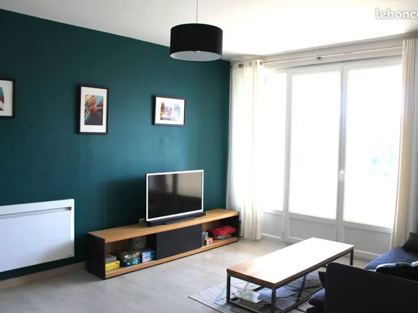 T4 72 m² avec grande terrasse et garage, proche Camille Vernet