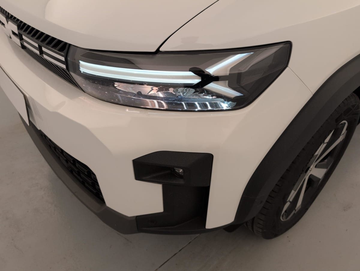 Dacia Bigster — photo 19