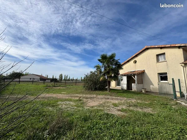 Maison de campagne autour des chevaux