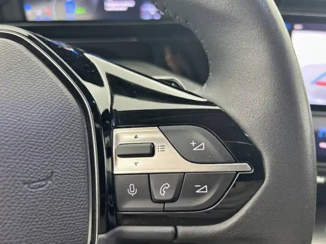 Peugeot 308 phev 180 e-eat8 — photo 40