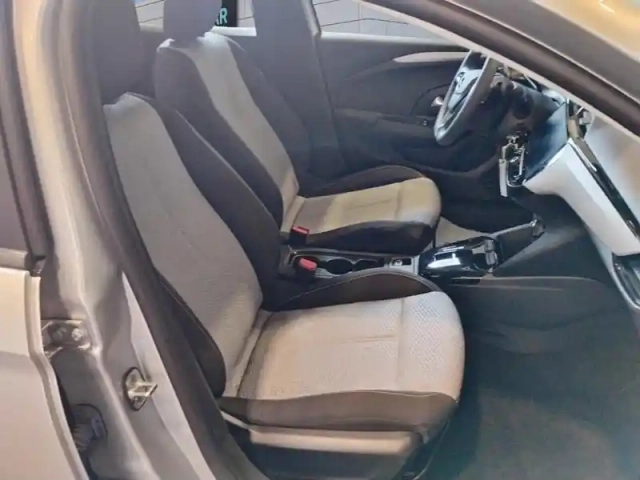 Opel Corsa 1.2 turbo 100 ch bva8 edition — photo 9
