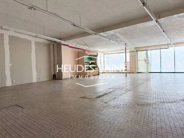 Immeuble à vendre - Local commercial de 100m² et appartement rénové - SAINT-HILAIRE-DU-HARCOUËT - 50