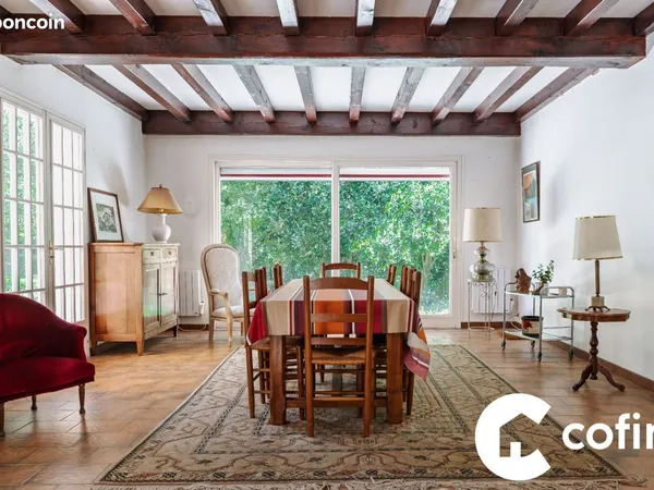 Propriété 7 pièces 218 m²