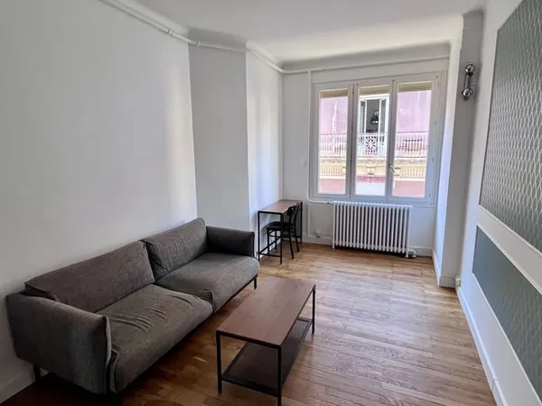 CENTRE / BERRIAT - T2 MEUBLE DE 42 M2